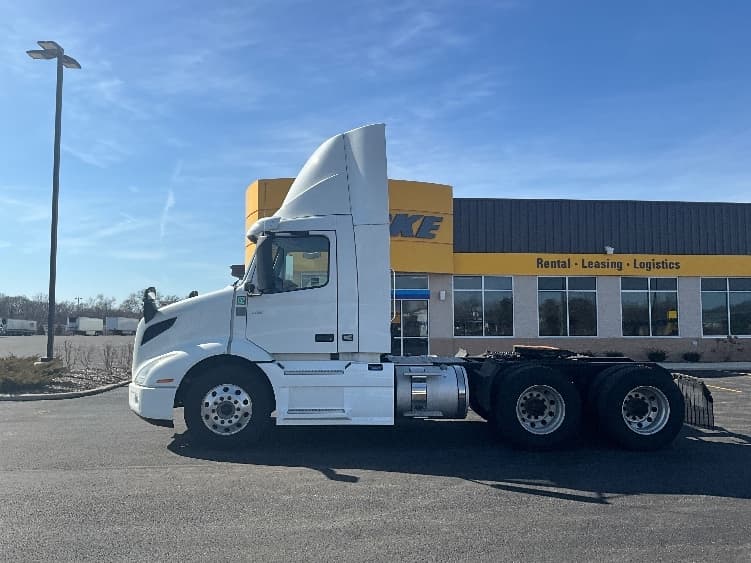 2021 Volvo VNR 640 — photo 4