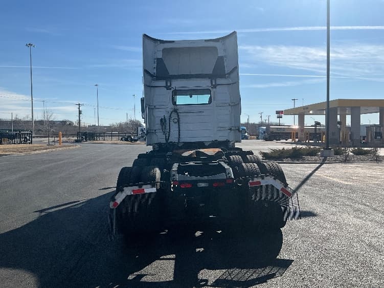 2021 Volvo VNR 640 — photo 6