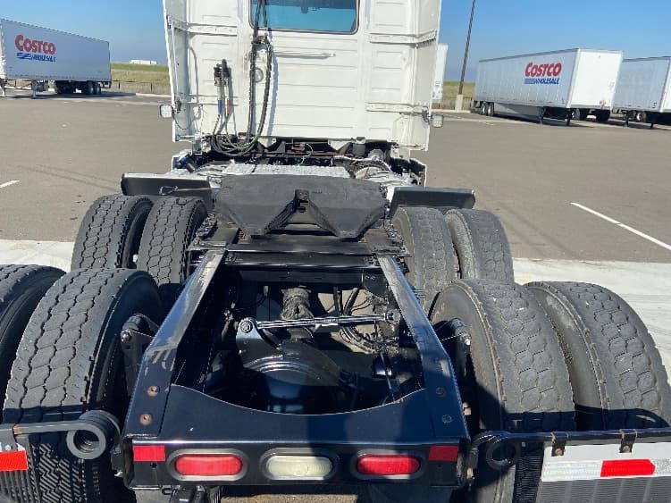 2021 Volvo VNR 640 — photo 6