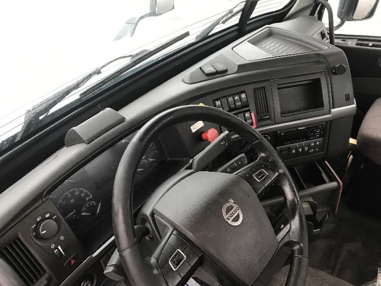 2020 Volvo VNR 640 — photo 10
