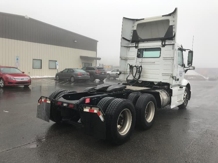 2020 Volvo VNR 640 — photo 7
