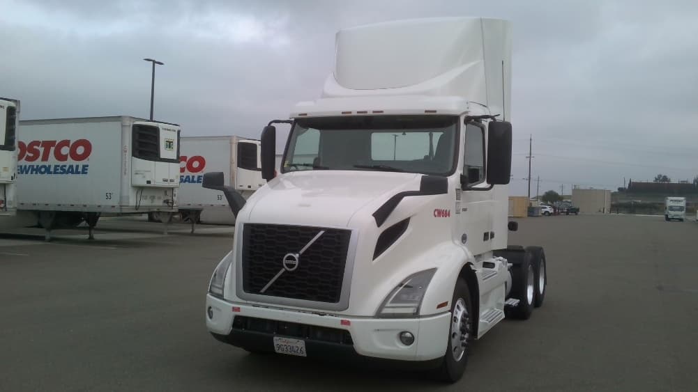 2021 Volvo VNR 640 — photo 3