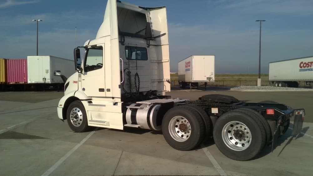 2021 Volvo VNR 640 — photo 5