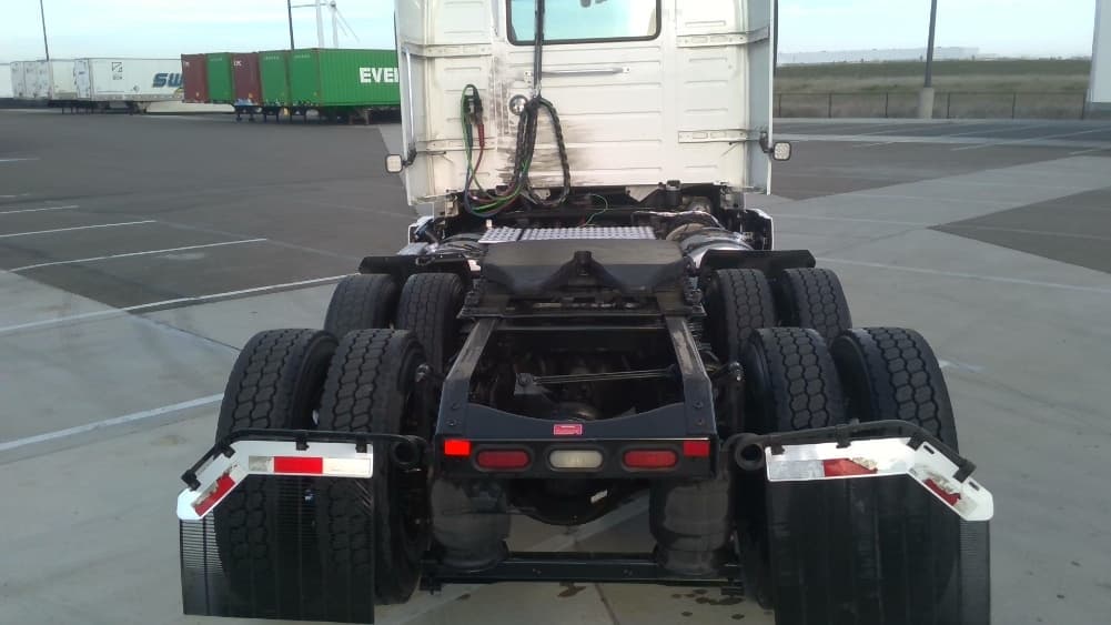 2021 Volvo VNR 640 — photo 6