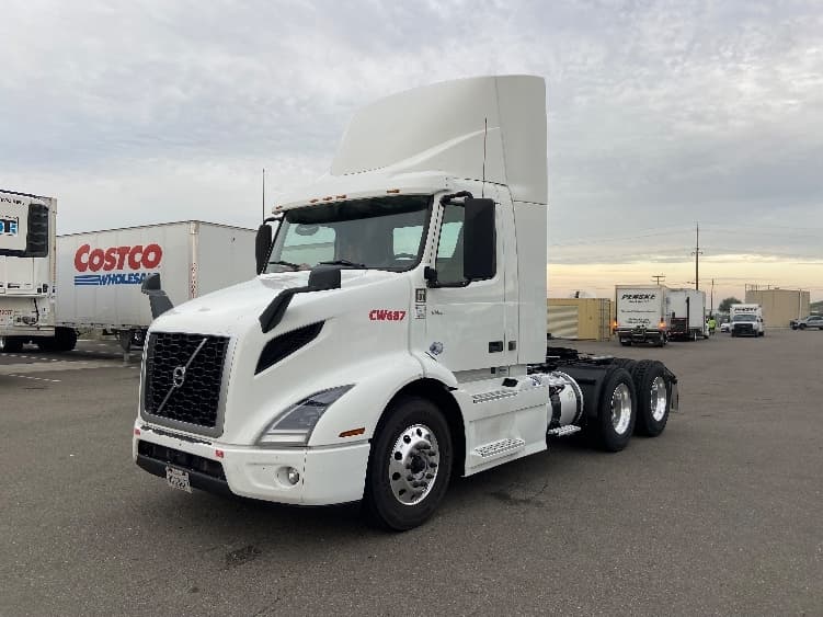 2021 Volvo VNR 640 — photo 3