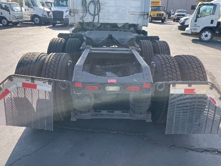 2020 Volvo VNR 640 — photo 6