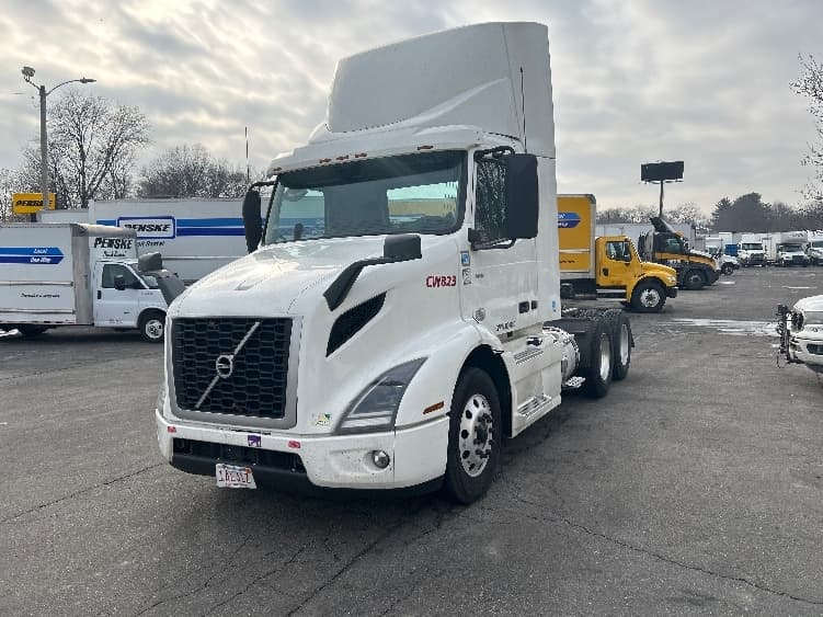 2020 Volvo VNR 640 — photo 3