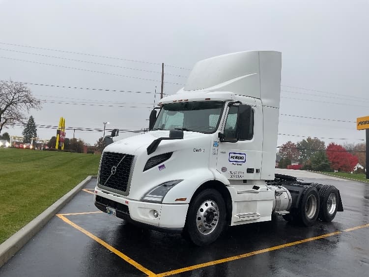 2020 Volvo VNR 640 — photo 3