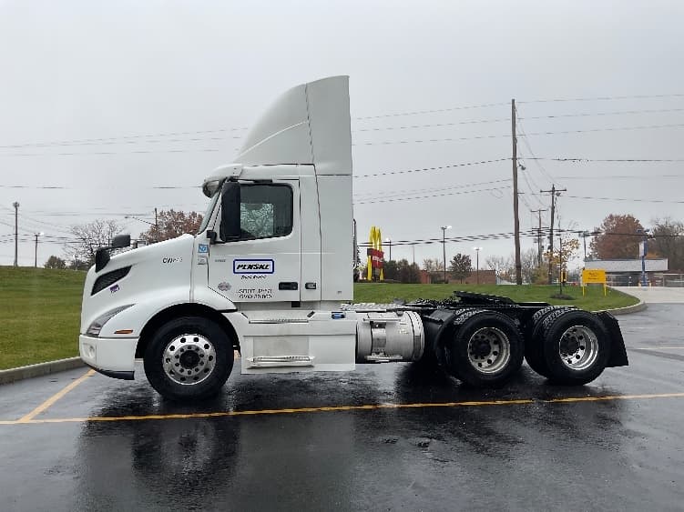 2020 Volvo VNR 640 — photo 4