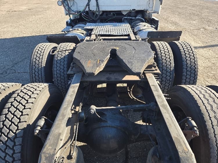 2020 Volvo VNR 640 — photo 6