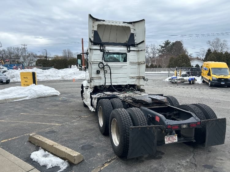 2020 Volvo VNR 640 — photo 5