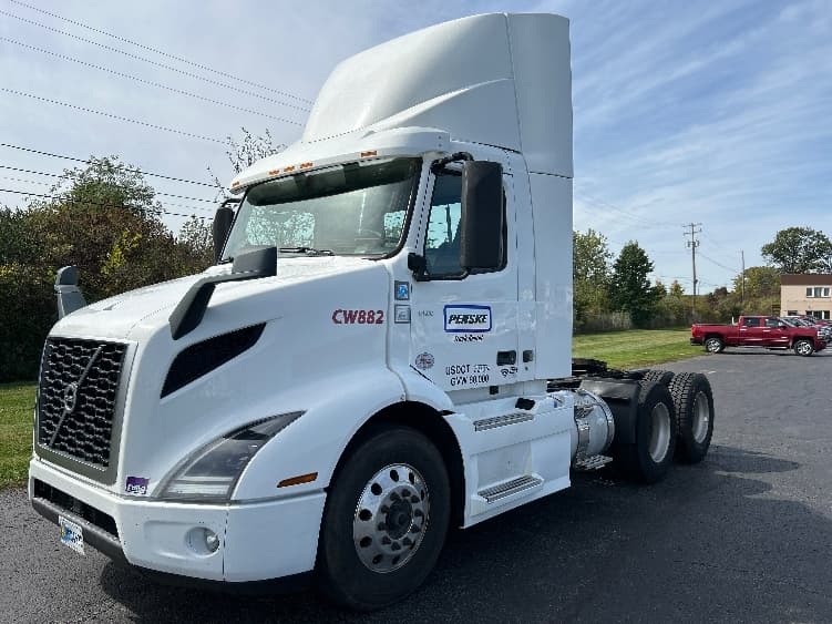 2020 Volvo VNR 640 — photo 3