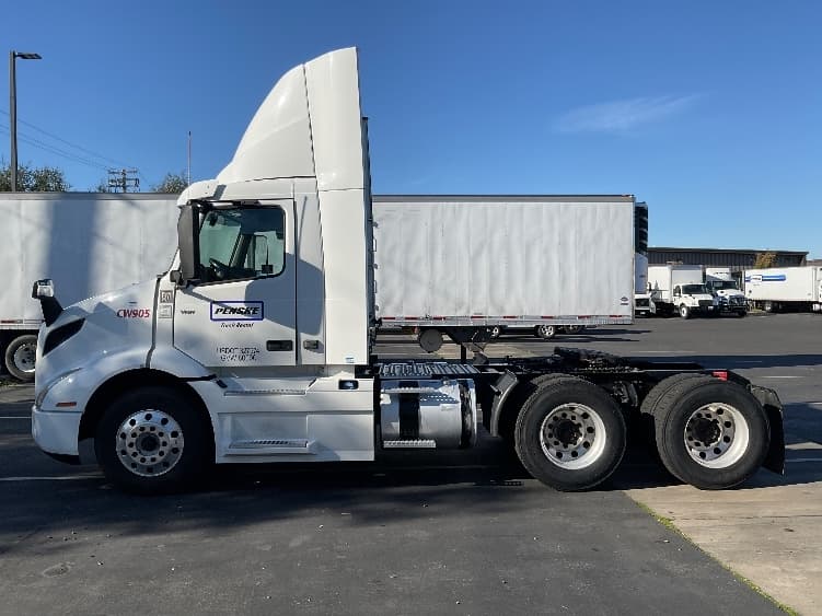 2020 Volvo VNR 640 — photo 4