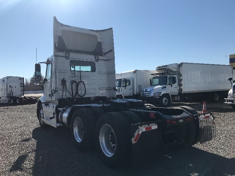 2020 Volvo VNR 640 — photo 5