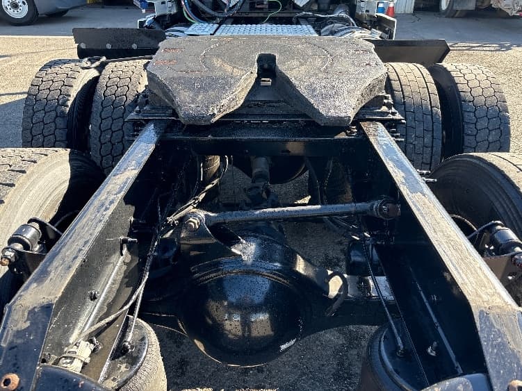 2020 Volvo VNR 640 — photo 6