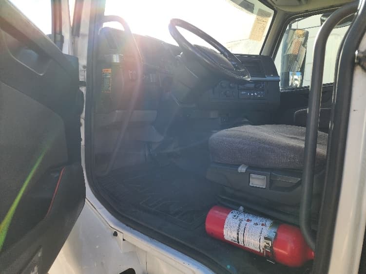 2020 Volvo VNR 640 — photo 9