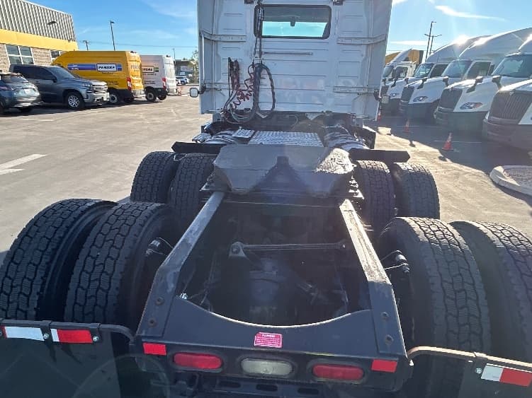 2020 Volvo VNR 640 — photo 6