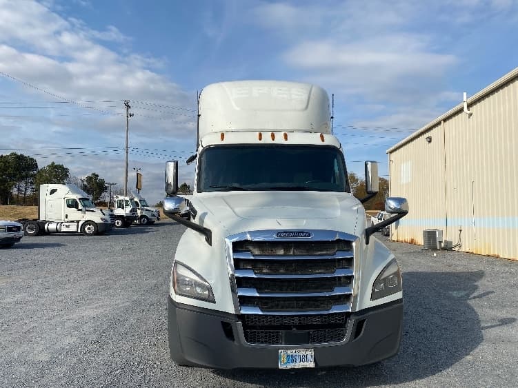 2020 Freightliner Cascadia — photo 2