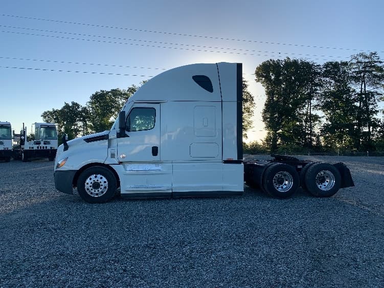 2021 Freightliner Cascadia — photo 4
