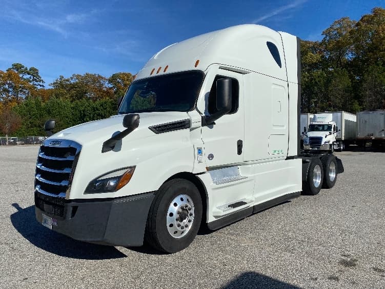 2021 Freightliner Cascadia — photo 3