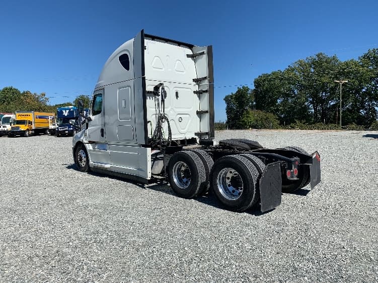2021 Freightliner Cascadia — photo 5