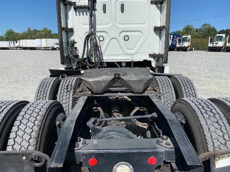 2021 Freightliner Cascadia — photo 6