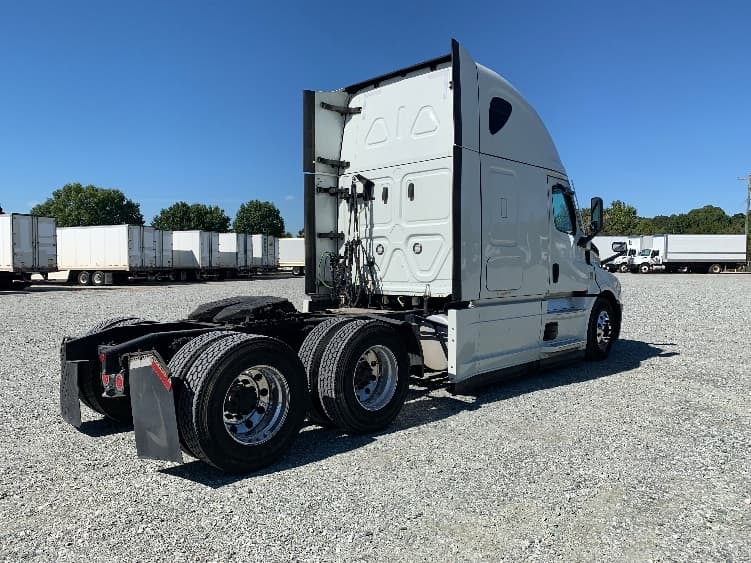 2021 Freightliner Cascadia — photo 7