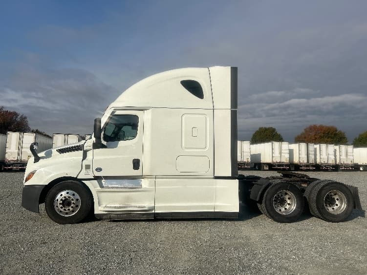 2021 Freightliner Cascadia — photo 4