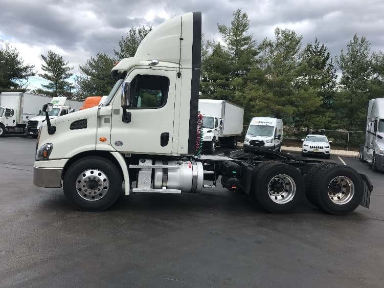 2018 Freightliner Cascadia — photo 4