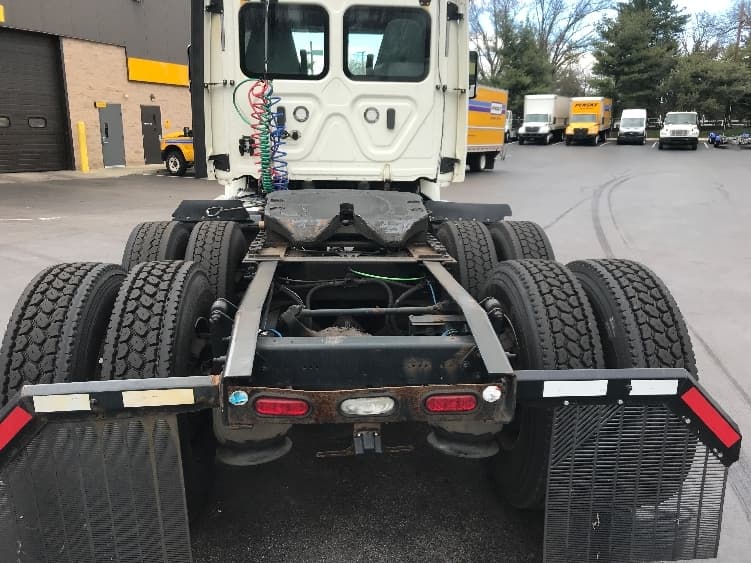2018 Freightliner Cascadia — photo 6