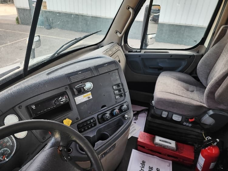 2018 Freightliner Cascadia — photo 10