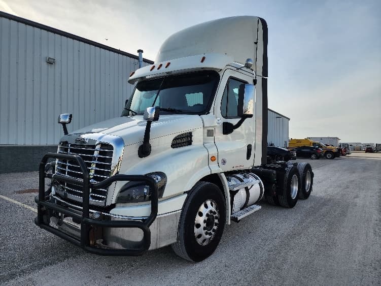 2018 Freightliner Cascadia — photo 3