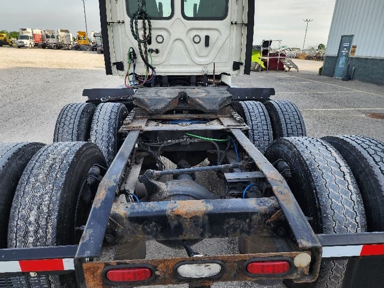 2018 Freightliner Cascadia — photo 6