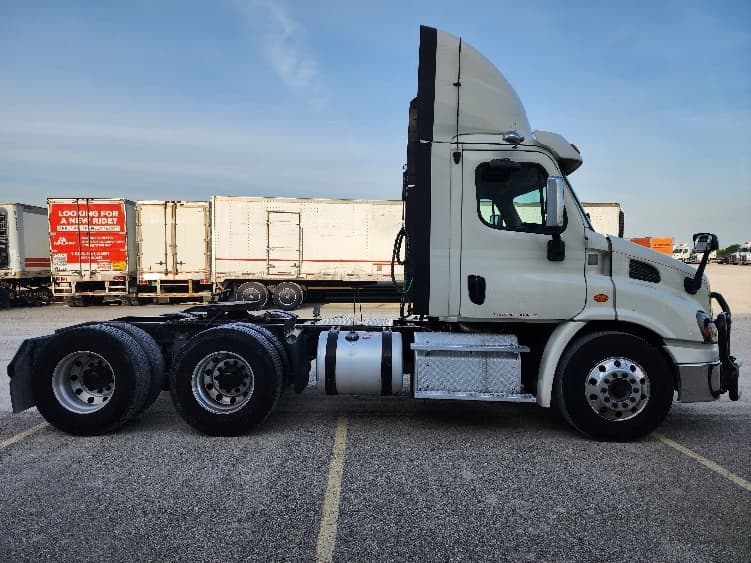 2018 Freightliner Cascadia — photo 8