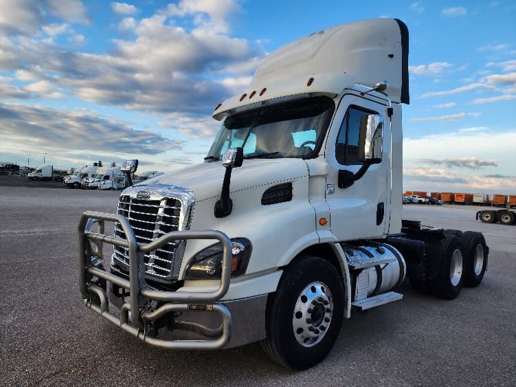 2018 Freightliner Cascadia — photo 3