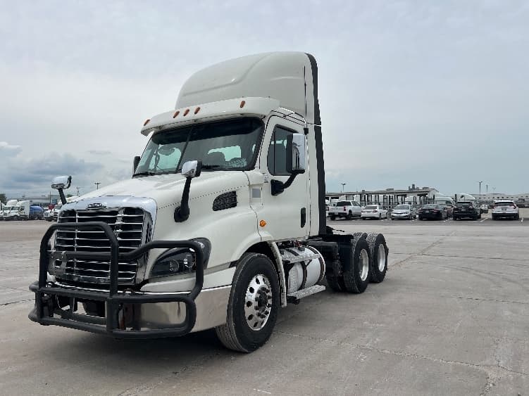 2018 Freightliner Cascadia — photo 3