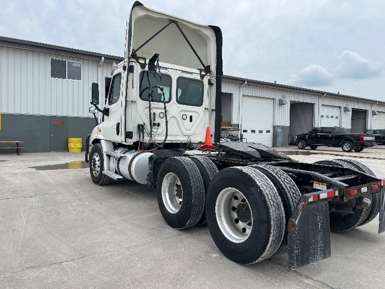 2018 Freightliner Cascadia — photo 5