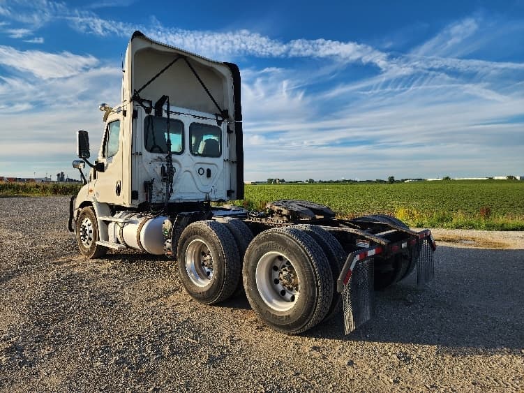 2018 Freightliner Cascadia — photo 5