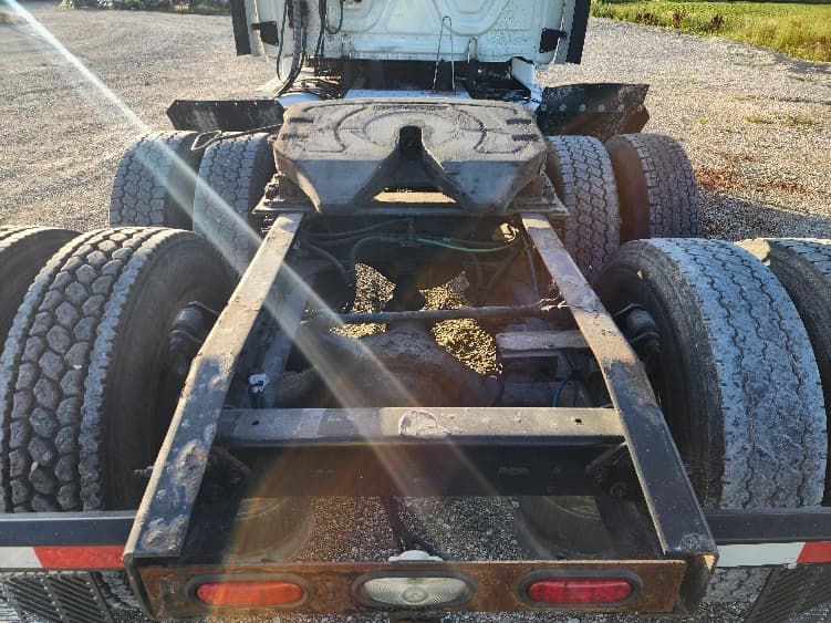 2018 Freightliner Cascadia — photo 6