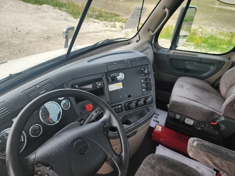 2018 Freightliner Cascadia — photo 10