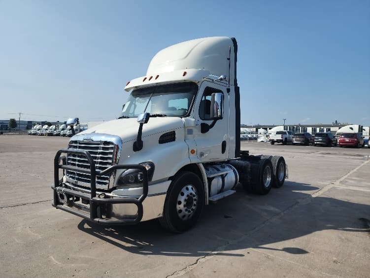 2018 Freightliner Cascadia — photo 3
