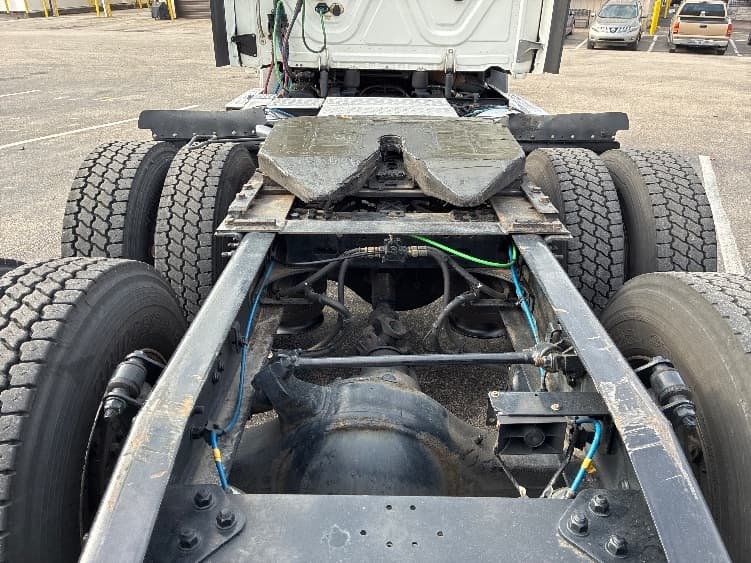 2021 Freightliner Cascadia — photo 6