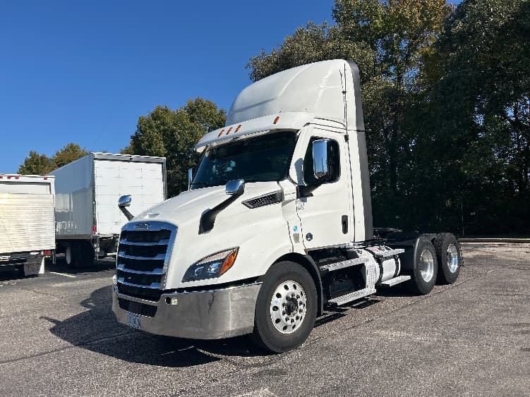 2021 Freightliner Cascadia — photo 3
