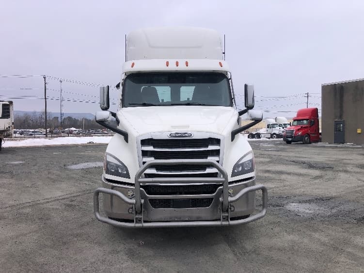 2021 Freightliner Cascadia — photo 2