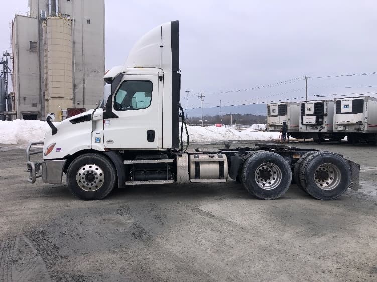 2021 Freightliner Cascadia — photo 4