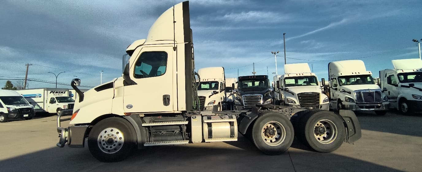 2021 Freightliner Cascadia — photo 4