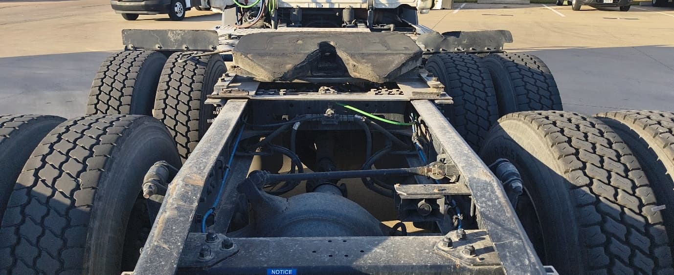 2021 Freightliner Cascadia — photo 6