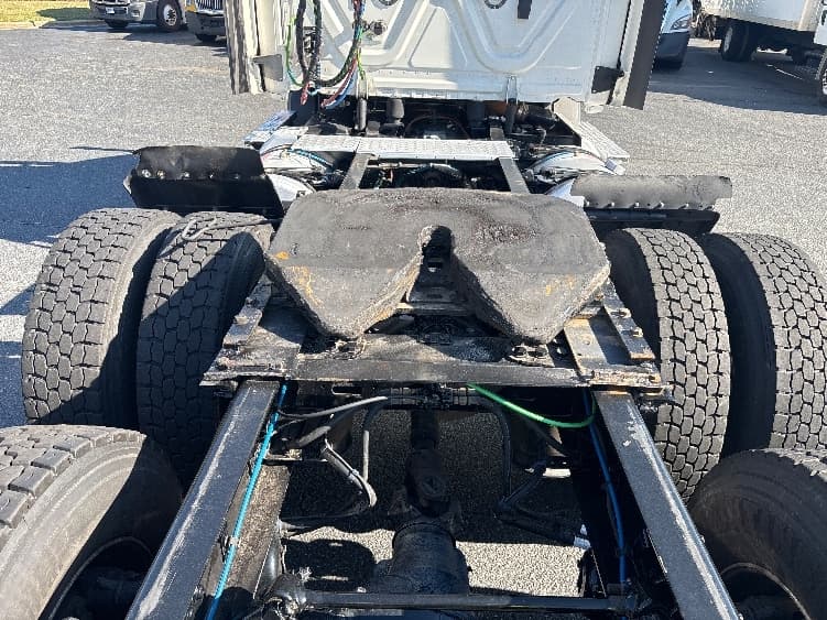 2021 Freightliner Cascadia — photo 6