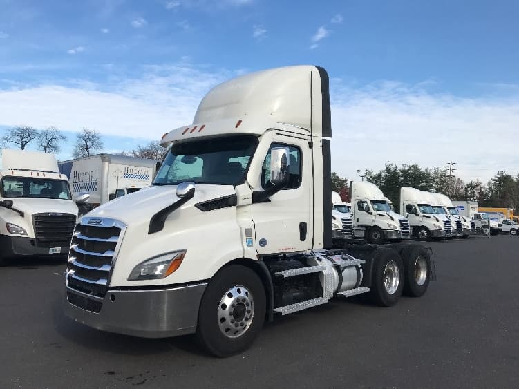 2021 Freightliner Cascadia — photo 3