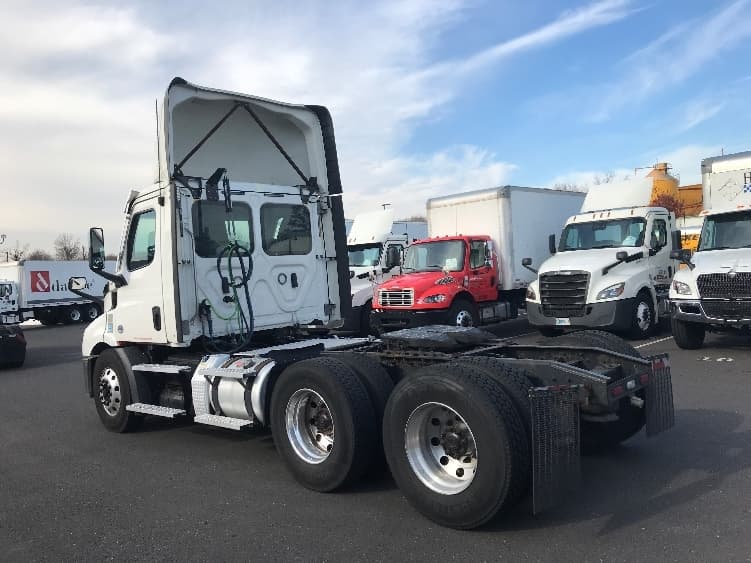 2021 Freightliner Cascadia — photo 5